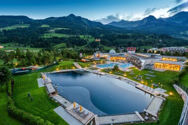 Panoramabild Alpentherme Gastein Daemmerung | © Alpentherme Gastein/Wolkersdorfer