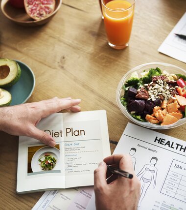 Diaetologie Abnehmplan | © Freepik.com/Rawpixel.com
