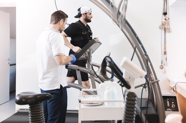 Sportmedizin Leistungstest am Laufband | © adidas Infinite Trails/Marktl Photography