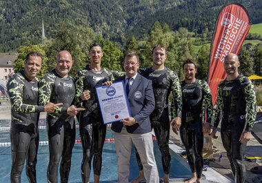 Weltrekord im Streckentauchen Alpentherme Gastein | © Breathless24/Bernhard Wieland