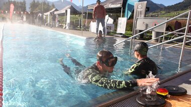 Weltrekord im Streckentauchen Alpentherme Gastein | © Alpentherme Gastein/Szedlarik