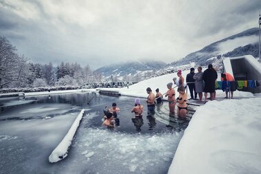 Eisbaden mit Christian Redl | © Alpentherme Gastein