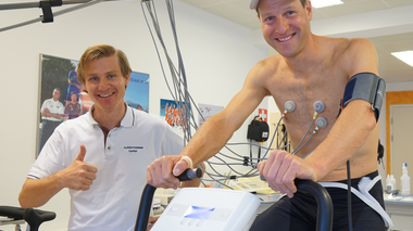 Bernhard Gruber beim Leistungstest in der Sportmedizin | © Alpentherme Gastein