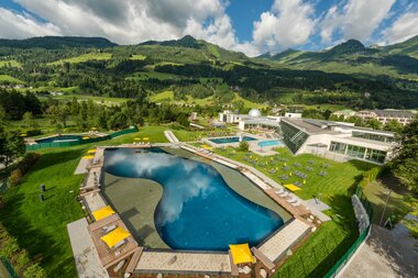 Panorama Thermalwasser Badesee | © Alpentherme Gastein/Wolkersdorfer