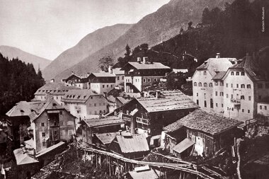 Bad Gastein mit hoelzernen Thermalwasserleitungen | © Gastein Museum