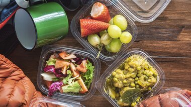 Ideen fürs Essen beim Camping | © Freepik.com/Corazzaphotos