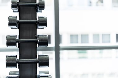 Gewichte Fitness-Center | © freepik.com