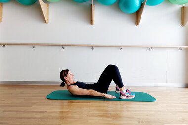 Fitness Übung für die Bauchmuskeln | © Alpentherme Gastein